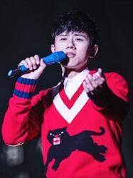 吃瓜张杰演唱会视频播放 第2张 吃瓜张杰演唱会视频播放 第2张